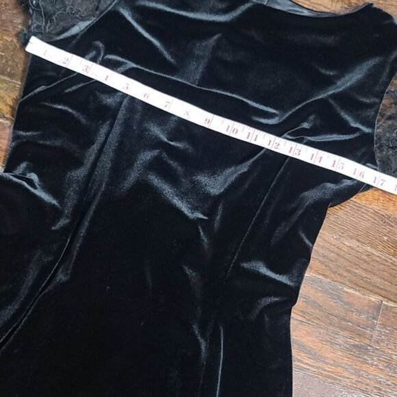 Vintage 80s Wednesday Vampy Black Velour Lace Dress - Picture 9 of 13